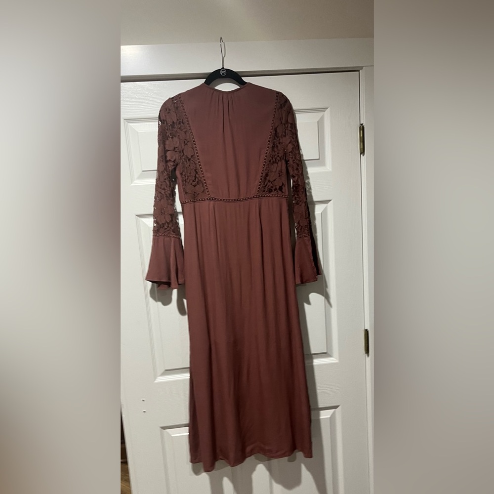 Elegant Lace-Trimmed Plum Maxi Dress - Picture 2 of 6